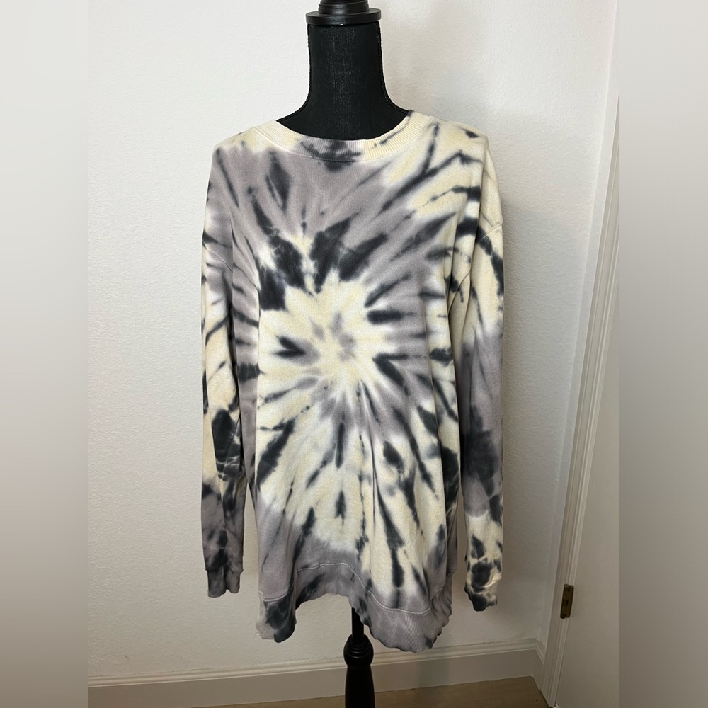 OOTD Tie Dye Sweatshirt Size L